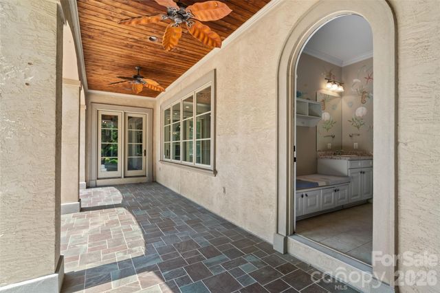 8600 Fairview Road, Charlotte, NC 28226