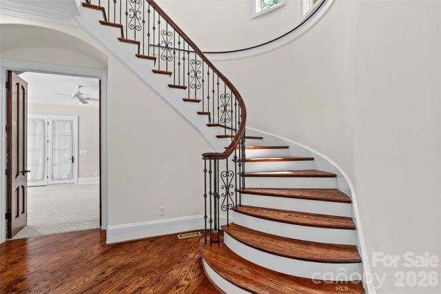 8600 Fairview Road, Charlotte, NC 28226