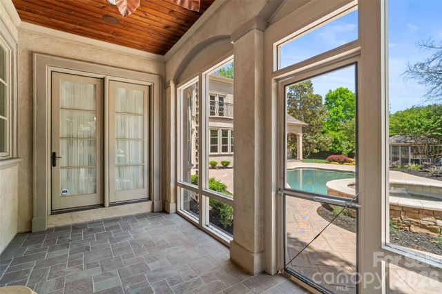 8600 Fairview Road, Charlotte, NC 28226
