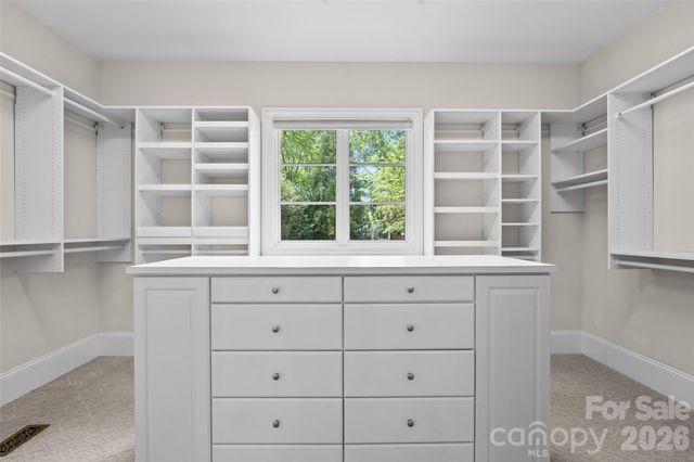 8600 Fairview Road, Charlotte, NC 28226