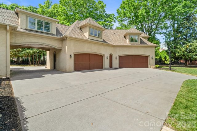 8600 Fairview Road, Charlotte, NC 28226