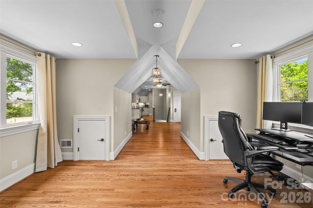 8600 Fairview Road, Charlotte, NC 28226