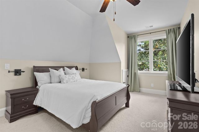 8600 Fairview Road, Charlotte, NC 28226