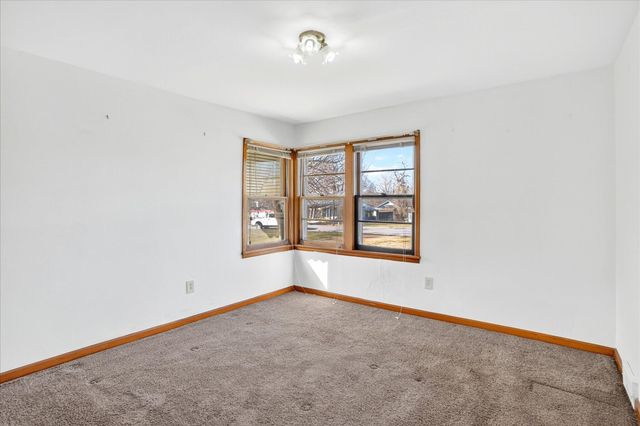 706 W Washington Street, Marshfield, MO 65706