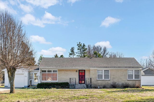 706 W Washington Street, Marshfield, MO 65706