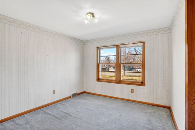 706 W Washington Street, Marshfield, MO 65706