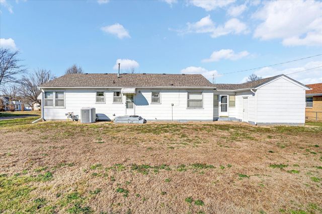 706 W Washington Street, Marshfield, MO 65706