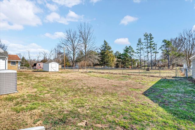 706 W Washington Street, Marshfield, MO 65706