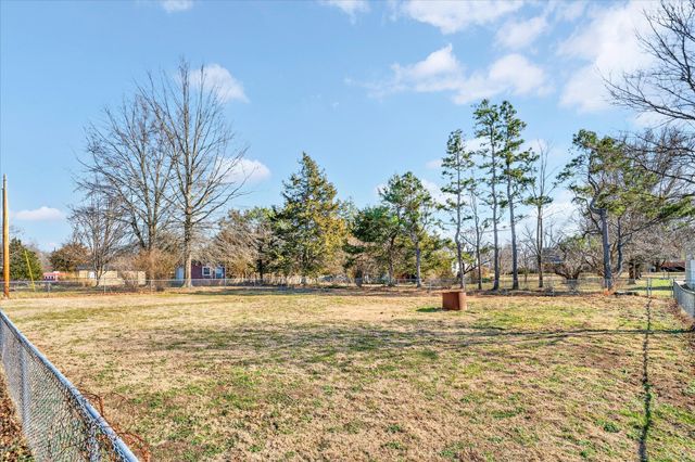 706 W Washington Street, Marshfield, MO 65706