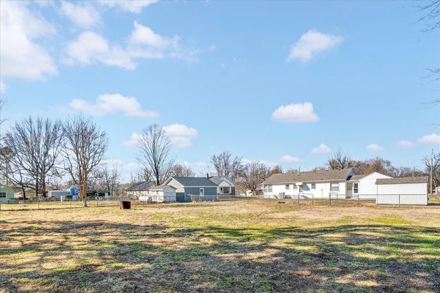 706 W Washington Street, Marshfield, MO 65706
