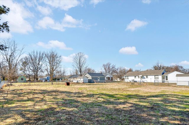 706 W Washington Street, Marshfield, MO 65706