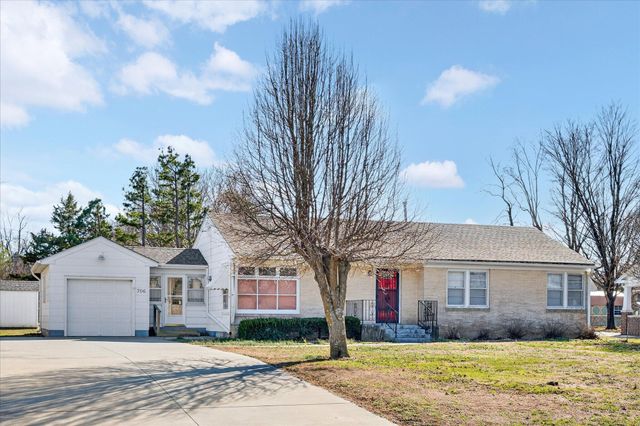 706 W Washington Street, Marshfield, MO 65706