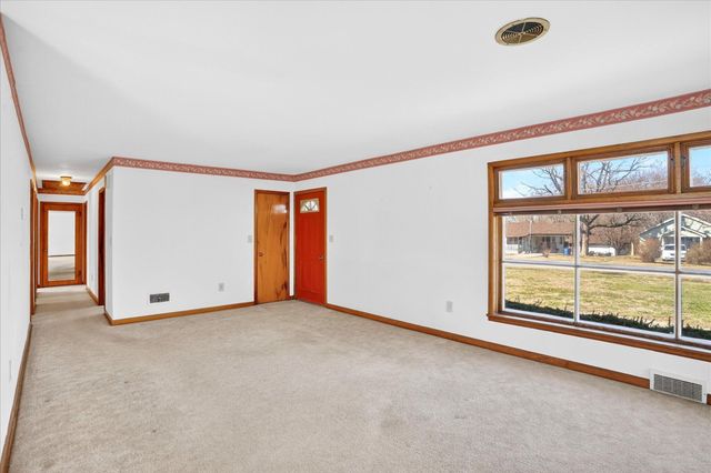 706 W Washington Street, Marshfield, MO 65706