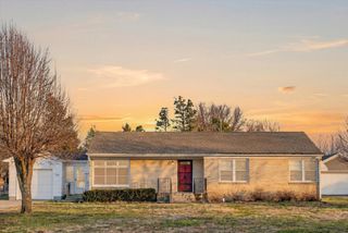 706 W Washington Street, Marshfield, MO 65706