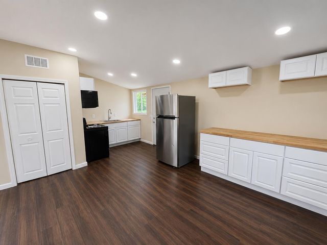 12704 Whitcomb Street, Crown Point, IN 46307