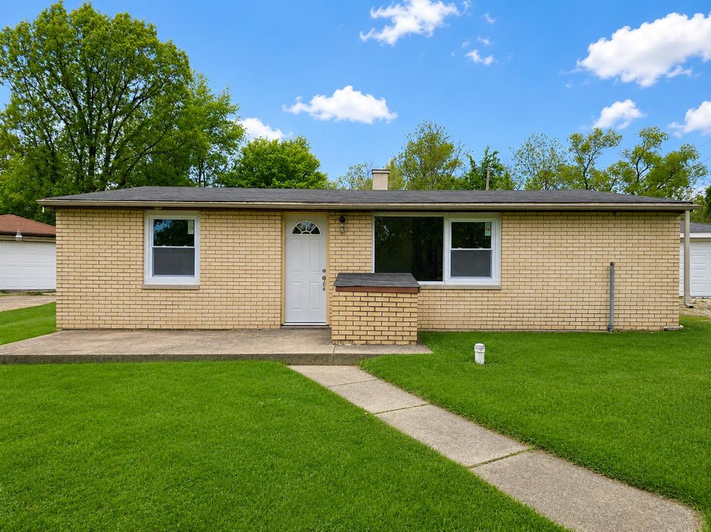 12704 Whitcomb Street, Crown Point, IN 46307