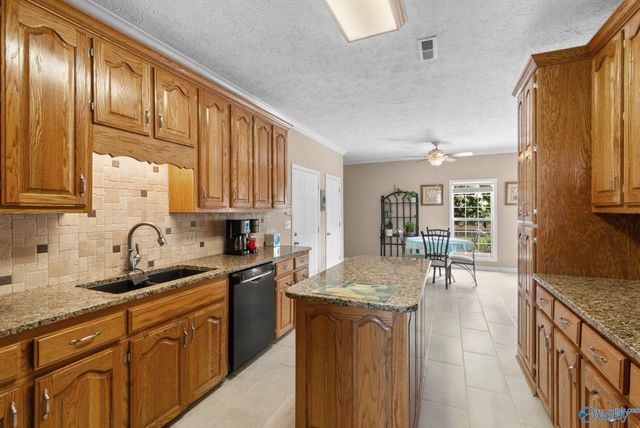 27810 Kim Drive, Harvest, AL 35749