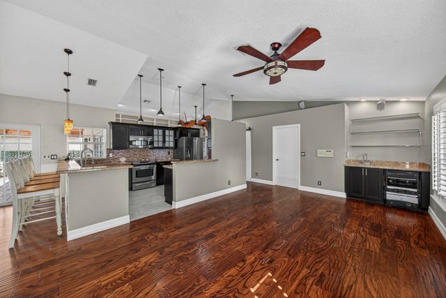 9121 Paragon Way, Boynton Beach, FL 33472