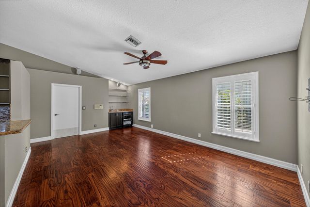 9121 Paragon Way, Boynton Beach, FL 33472