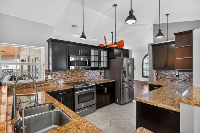 9121 Paragon Way, Boynton Beach, FL 33472