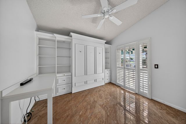 9121 Paragon Way, Boynton Beach, FL 33472