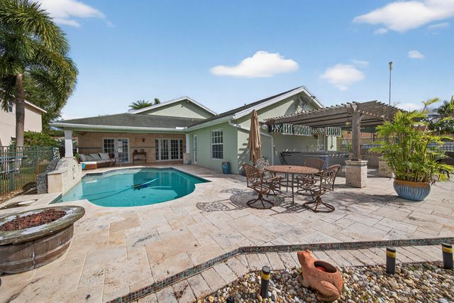 9121 Paragon Way, Boynton Beach, FL 33472