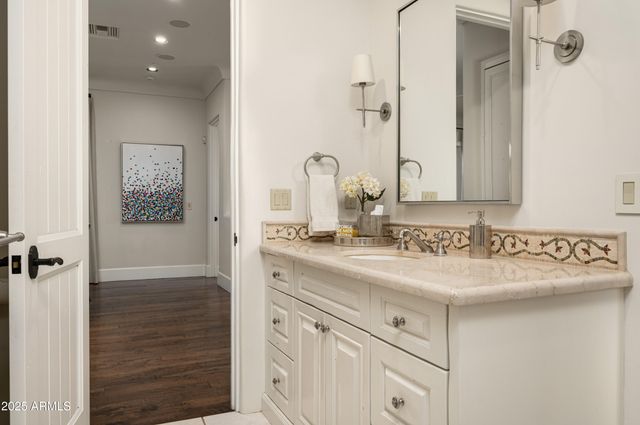 9795 E KEMPER Way, Scottsdale, AZ 85255