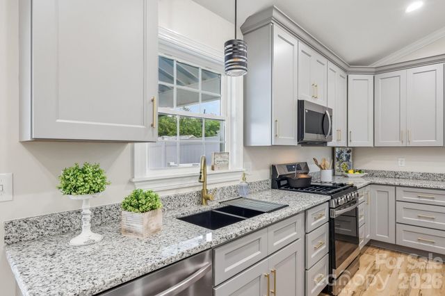 105 Maple Street, Badin, NC 28009