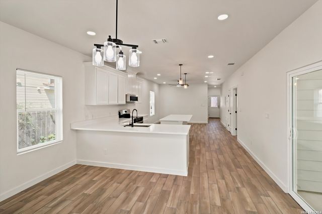 133 Lark Hill Rd, Floresville, TX 78114