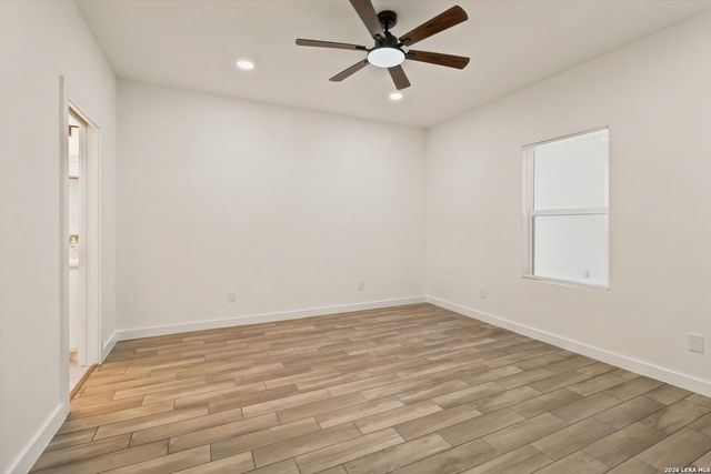 133 Lark Hill Rd, Floresville, TX 78114