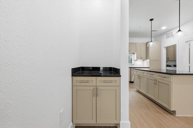 4110 Fairmount Street 1009, Dallas, TX 75219