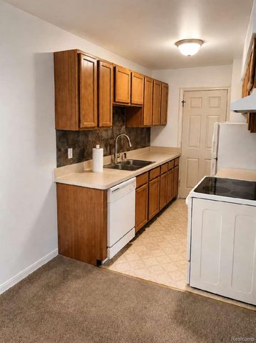 28165 Raleigh Crescent Drive, Chesterfield Township, MI 48051