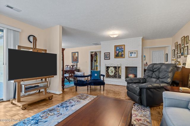 3616 Sunny Drive, Morehead City, NC 28557