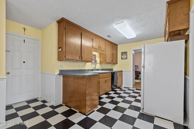 3616 Sunny Drive, Morehead City, NC 28557