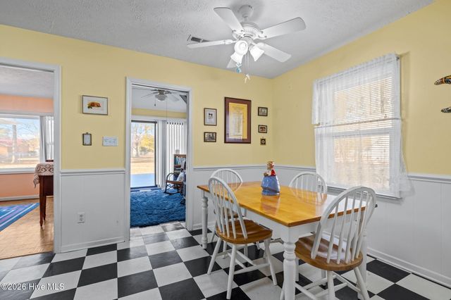 3616 Sunny Drive, Morehead City, NC 28557