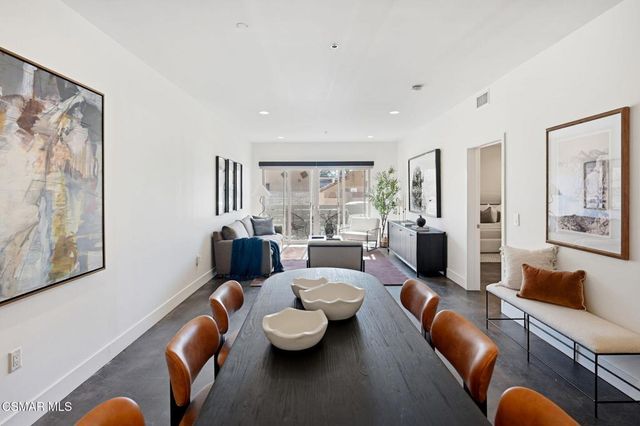 5016 Bakman Avenue 104, North Hollywood, CA 91601