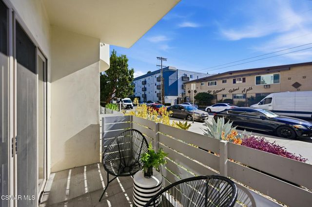 5016 Bakman Avenue 104, North Hollywood, CA 91601