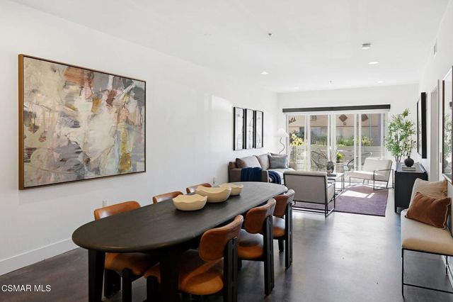 5016 Bakman Avenue 104, North Hollywood, CA 91601