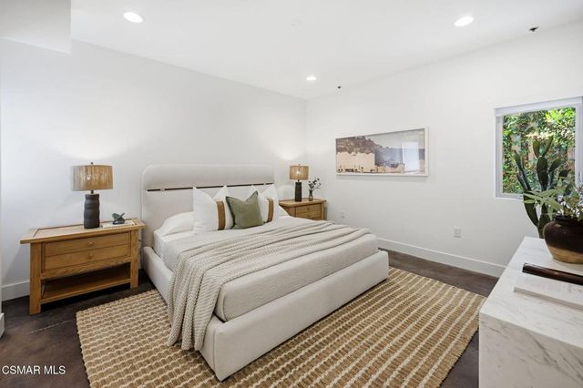 5016 Bakman Avenue 104, North Hollywood, CA 91601