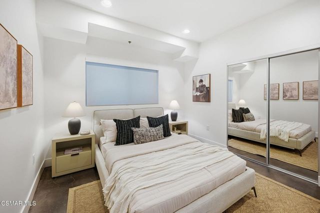 5016 Bakman Avenue 104, North Hollywood, CA 91601