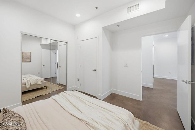 5016 Bakman Avenue 104, North Hollywood, CA 91601