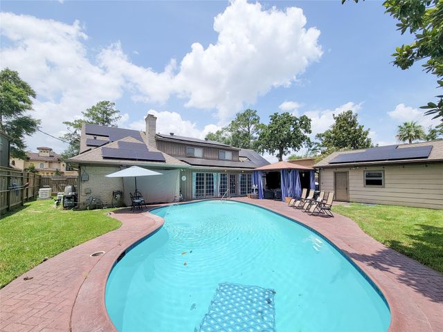 6235 Rolling Water Drive, Houston, TX 77069
