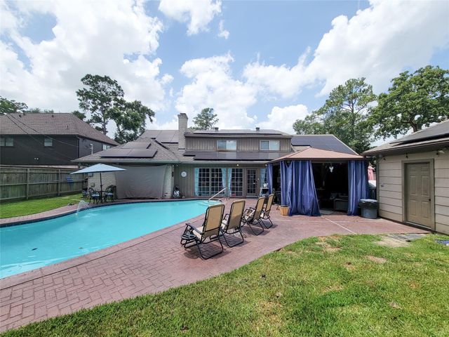 6235 Rolling Water Drive, Houston, TX 77069