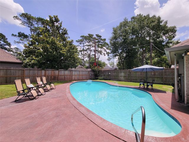 6235 Rolling Water Drive, Houston, TX 77069