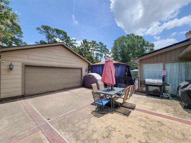 6235 Rolling Water Drive, Houston, TX 77069