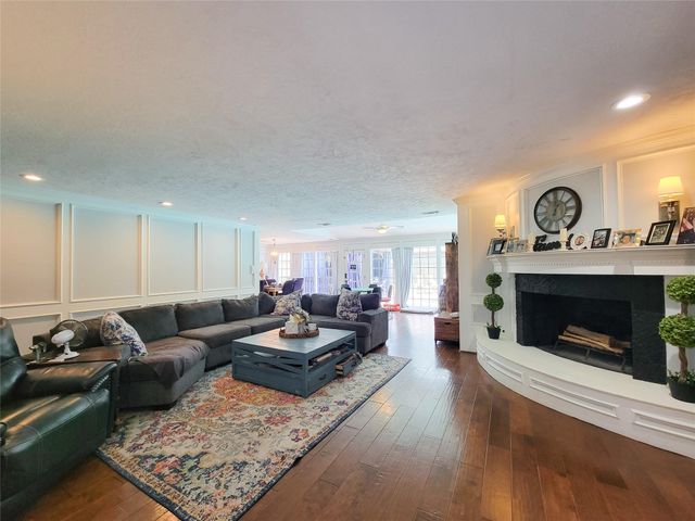 6235 Rolling Water Drive, Houston, TX 77069