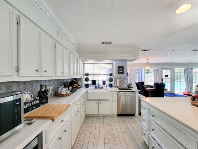 6235 Rolling Water Drive, Houston, TX 77069
