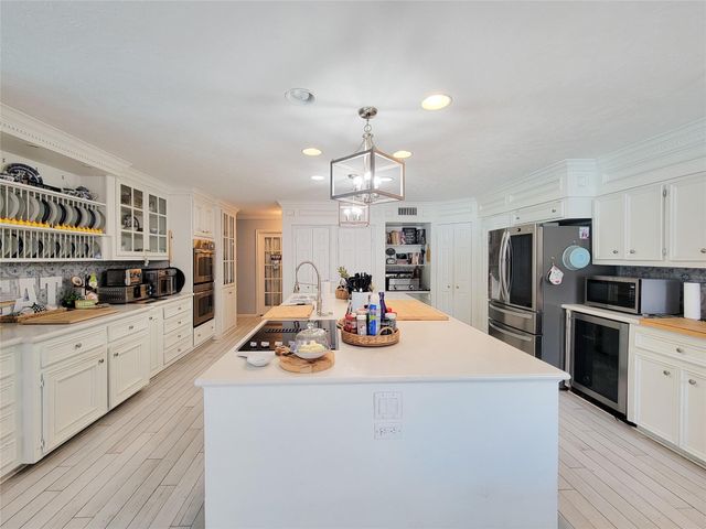 6235 Rolling Water Drive, Houston, TX 77069