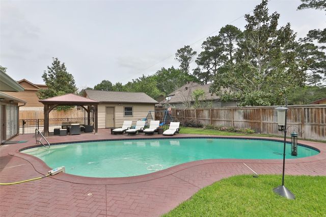6235 Rolling Water Drive, Houston, TX 77069