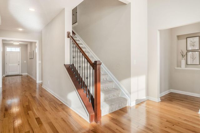 5523 Ballantrae Woods Drive, Dublin, OH 43016